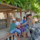 Bhabinkamtibmas Desa Wanasaba Sambangi Warga, Sosialisasikan Asta Cita dan Sampaikan Himbauan Kamtibmas