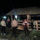 Patroli Malam KRYD Polsek Sekotong Sisir Kandang Kumpul Sapi Dusun Empol Lombok Barat