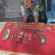 Polsek Pekat Amankan Terduga Penyalahgunaan Narkotika, Sabu Bruto 0,97 Gram Diserahkan ke Satresnarkoba  Dompu, NTB — Anggota Polsek Pekat mengamankan seorang laki-laki berinisial MY (35), warga Kecamatan Pekat, Kabupaten Dompu, yang diduga terlibat dalam tindak pidana penyalahgunaan narkotika. Dari hasil penggeledahan di sebuah rumah di Desa Soritatanga, Kecamatan Pekat, petugas menemukan barang bukti yang diduga narkotika jenis sabu dengan berat bruto 0,97 gram.  Pengungkapan tersebut berawal dari adanya laporan pengaduan masyarakat terkait dugaan pencurian dua ekor sapi pada Minggu (13/9/2026) sekitar pukul 23.00 Wita. Menindaklanjuti informasi tersebut, anggota Polsek Pekat melakukan penyelidikan hingga menemukan dua ekor sapi yang diduga berkaitan dengan laporan tersebut di rumah seorang pembeli sapi di wilayah Kecamatan Pekat.  Selanjutnya, pada Senin (14/9/2026) sekitar pukul 03.00 Wita, anggota Polsek Pekat melakukan penindakan terhadap terduga MY di wilayah Desa Soritatanga. Dalam rangkaian penggeledahan yang disaksikan saksi masyarakat, petugas menemukan sejumlah barang yang diduga berkaitan dengan penyalahgunaan narkotika.  Barang bukti yang diamankan antara lain tiga klip berisi kristal bening yang diduga narkotika jenis sabu, plastik klip, satu bong lengkap sebagai alat hisap, serta sebuah tas/dompet yang berisi gunting, korek api dan klip kosong bekas pakai. Setelah dilakukan pemeriksaan awal, narkotika jenis sabu tersebut memiliki berat bruto 0,97 gram.  Selain itu, dari rangkaian penanganan perkara awal, petugas juga mengamankan tiga orang yang diduga berkaitan dengan perkara dugaan penadahan/pencurian ternak untuk menjalani pemeriksaan lebih lanjut.  Pada Senin (14/9/2026) sekitar pukul 16.00 Wita, anggota Polsek Pekat kemudian menyerahkan terduga beserta barang bukti dugaan narkotika kepada Penyidik Satresnarkoba Polres Dompu di ruang Satresnarkoba Polres Dompu untuk dilakukan penyelidikan dan penyidikan lebih lanjut.  Kasatresnarkoba Polres Dompu IPTU RAHMADUN SISWADI, S.H., membenarkan adanya penyerahan tersebut. Ia menjelaskan bahwa setelah menerima terduga dan barang bukti dari Polsek Pekat, pihaknya langsung melakukan langkah-langkah penyelidikan dan penyidikan sesuai prosedur hukum.  “Setelah menerima penyerahan dari Polsek Pekat, Satresnarkoba Polres Dompu melakukan pemeriksaan awal terhadap terduga dan barang bukti yang diserahkan. Selanjutnya kami akan mendalami asal-usul narkotika, keterlibatan pihak lain serta melakukan serangkaian tindakan penyidikan sesuai ketentuan yang berlaku,” ujar IPTU Rahmadun.  Menurutnya, penyidik juga akan melakukan pemeriksaan terhadap saksi-saksi, menginterogasi terduga, melakukan penyelidikan terhadap sumber narkotika, serta melaksanakan gelar perkara sebagai bagian dari proses penentuan langkah hukum selanjutnya.  “Penyidik akan bekerja secara profesional dan berdasarkan alat bukti yang diperoleh. Setiap perkembangan akan kami tindak lanjuti sesuai prosedur, termasuk pemeriksaan saksi, penyusunan laporan polisi, pemberkasan dan koordinasi dengan pihak terkait,” tegasnya.  Terhadap terduga, penyidik mendalami dugaan tindak pidana memiliki, menguasai atau menyimpan narkotika, dengan penerapan pasal yang akan ditentukan berdasarkan hasil penyidikan dan alat bukti yang diperoleh.  Sementara itu, Tanggapan Kapolres Dompu AKBP Sodikin Fahrojin Nur, S.I.K. melalui Kasi Humas Polres Dompu IPTU I Nyoman Suardika, menyampaikan apresiasi terhadap respons cepat anggota Polsek Pekat dalam menindaklanjuti laporan masyarakat hingga menemukan adanya dugaan tindak pidana narkotika.  “Polres Dompu berkomitmen untuk terus memberantas peredaran dan penyalahgunaan narkotika di wilayah hukum Polres Dompu. Setiap informasi dari masyarakat akan kami tindak lanjuti dan apabila ditemukan adanya tindak pidana, akan diproses sesuai hukum yang berlaku,” jelas IPTU I Nyoman Suardika.  Ia menambahkan bahwa sinergi antara masyarakat, Polsek jajaran dan Satresnarkoba sangat penting dalam mengungkap peredaran narkotika.  “Polres Dompu mengajak masyarakat untuk tidak ragu memberikan informasi apabila mengetahui adanya aktivitas yang berkaitan dengan peredaran maupun penyalahgunaan narkotika. Identitas pelapor akan ditangani sesuai ketentuan dan setiap laporan akan ditindaklanjuti secara profesional,” pungkasnya.  Saat ini, Satresnarkoba Polres Dompu masih melakukan penyelidikan dan penyidikan lebih lanjut untuk mengungkap sumber narkotika serta kemungkinan adanya pihak lain yang terlibat.  Seluruh rangkaian kegiatan penangkapan, penggeledahan hingga penyerahan terduga dan barang bukti berlangsung dalam keadaan aman dan lancar.  Demikian Rilisan Resmi Humas Polres Dompu