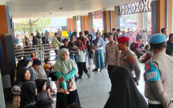 Polsek Kawasan Pelabuhan Laut Bima Gelar Jumat Curhat, Serap Aspirasi Masyarakat