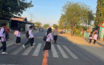 Hadir Berikan Rasa Aman di Pagi Hari, Polsek Utan Laksanakan Strong Point di Depan SMPN 1 Utan