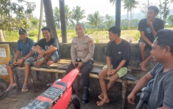 Sat Binmas Polres Dompu Sambangi Warga Kramabura, Ajak Cegah Karhutla dan Manfaatkan Lahan Pekarangan