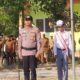 Wujud Kecintaan Polri Terhadap Kemajuan Dunia Pendidikan, Kapolsek Soromandi Jadi Irup Bendera di SMAN I Soromandi
