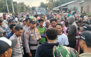 Polisi Negosiasi Massa, Blokade Jalan di Banggo Berhasil Dibuka, Arus Lalu Lintas Kembali Lancar