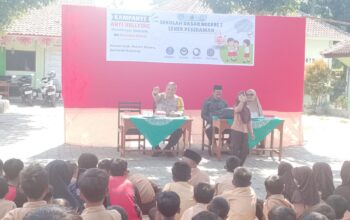 Bhabinkamtibmas Desa Lenek Pesiraman Sosialisasikan Bahaya Bullying kepada Siswa SD 2