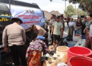 HUT Humas ke-75, Polresta Loteng Salurkan Air Bersih untuk Warga di Pratim.