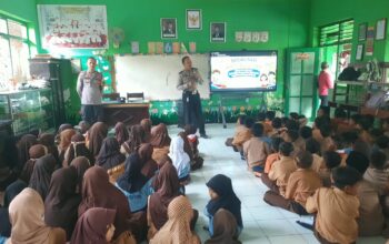 Personel Polsek Selong Monitor Sosialisasi Anti-Perundungan di SDN 1 Pancor, Wujudkan Lingkungan Belajar Aman dan Nyaman