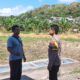 Tinjau Langsung Sawah Warga, Bhabinkamtibmas Desa Orong Bawa Dorong Penguatan Ketahanan Pangan Nasional