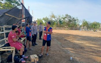 Amankan Turnamen Sepak Bola Mini Badas Cup II, Polsek Labuan Badas Pastikan Pertandingan Berjalan Sportif dan Kondusif