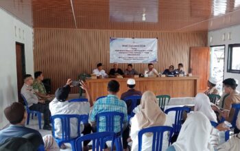 Pastikan Transparansi dan Kamtibmas Aman Bhabinkamtibmas Mataiyang Hadiri Musdes Penetapan Perubahan APBDes-P,