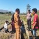 Bhabinkamtibmas Desa Konte Ajak Petani Atur Pembagian Air Irigasi untuk Dukung Ketahanan Pangan