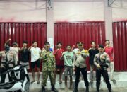Patroli Malam Polres Dompu, Petugas Periksa Barang Bawaan dan Berikan Edukasi Kamtibmas kepada Masyarakat