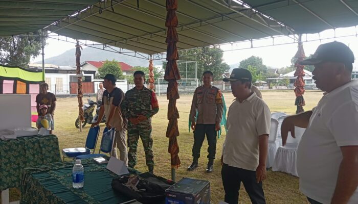 Dampingi Kunjungan Bupati Sumbawa Barat Cek Kesiapan TPS E-Voting Desa Sermong, Bhabinkamtibmas Pastikan Situasi Kondusif